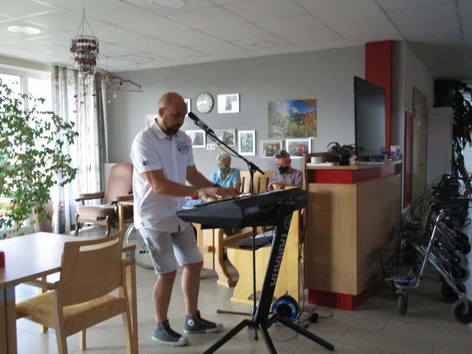 Alleinunterhalter mit Keyboard im Pflegekompetenzzentrum Draßburg 
