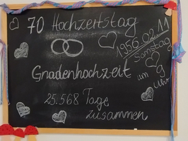 70. Hochzeitstag, 25.568 Tage zusammen, Datum: 11.02.1956.