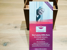 Flyer für einen Kurs zur Sterbebegleitung mit Informationen und Kontakt.