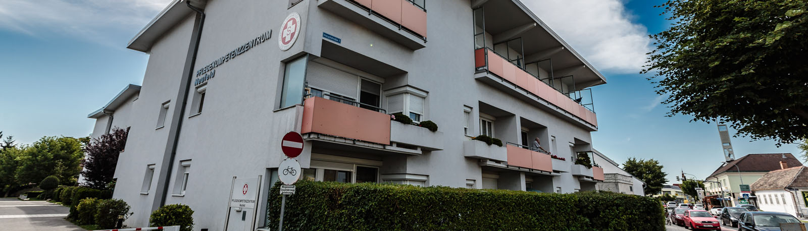 Pflegekompetenzzentrum Neufeld, Außenaufnahme
